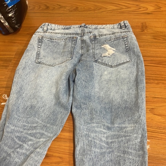 Refresh Mom Jeans - Picture 3 of 3